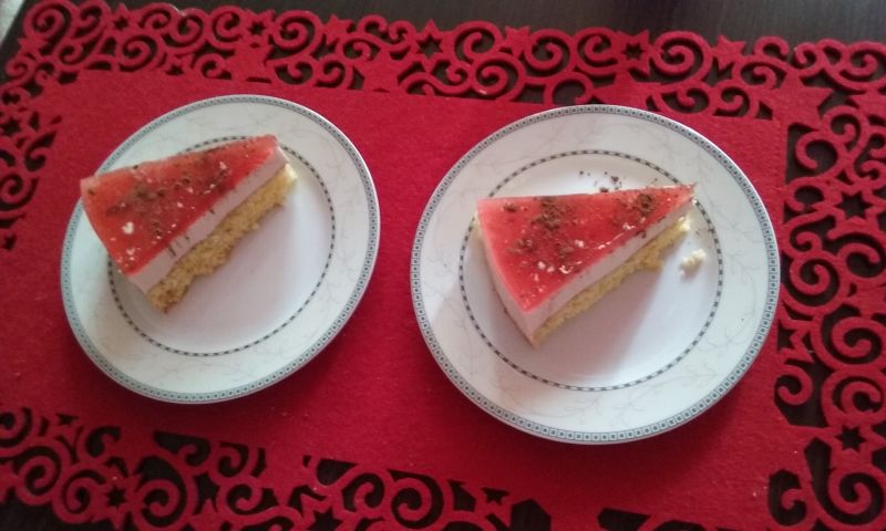 Tort piankowy z galaretką Tort piankowy z galaretką