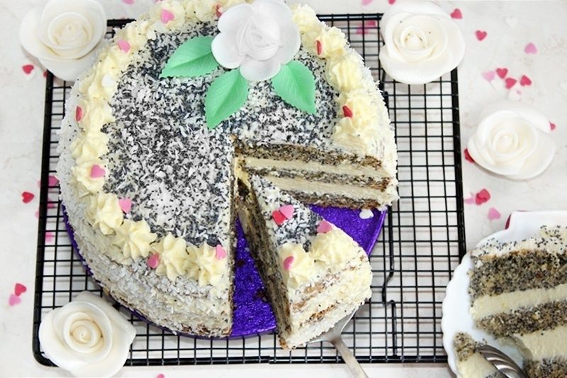 Tort Piegusek z kremem budyniowym Tort Piegusek z kremem budyniowym