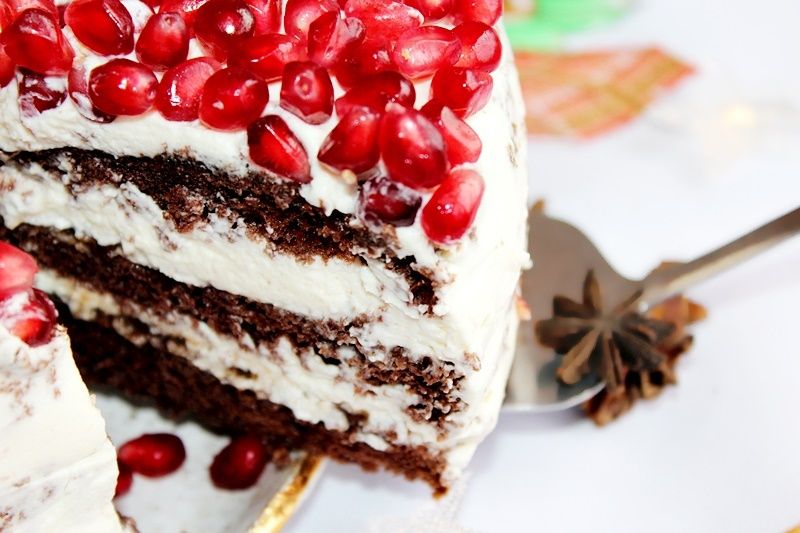 Tort piernikowy z granatem