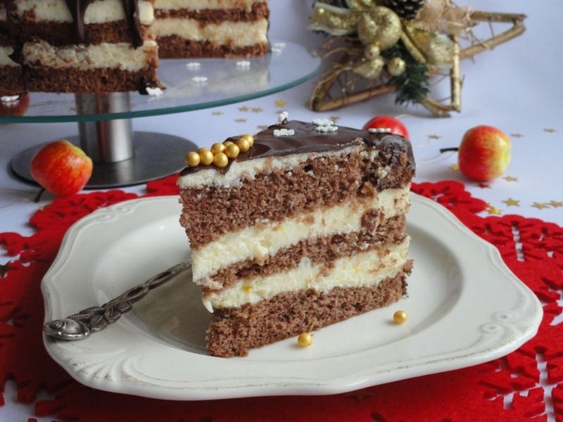 Tort piernikowy z nutką pomarańczy Tort piernikowy z nutką pomarańczy