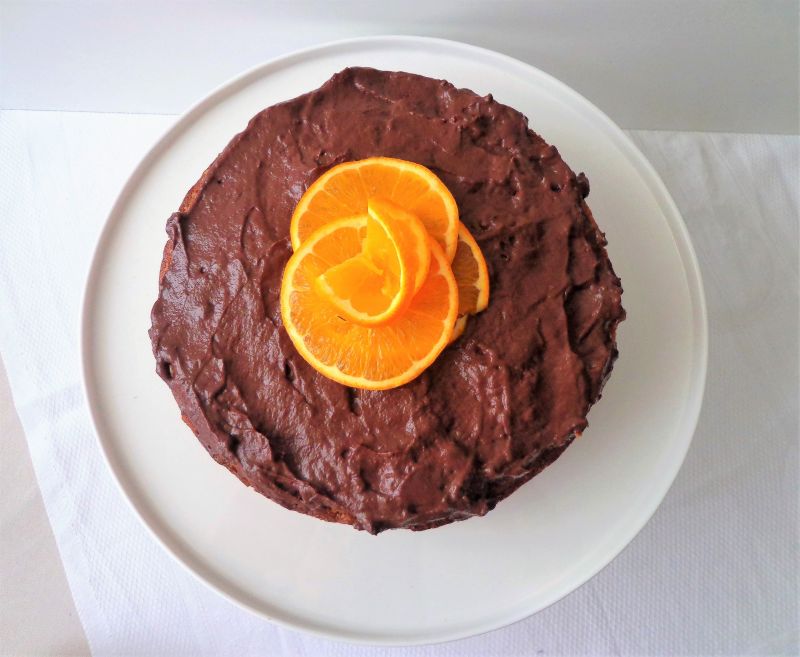 Tort pomarańczowy z kremem czekoladowym