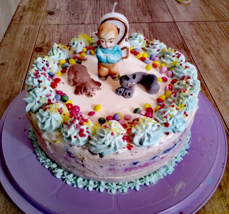 Tort porzeczkowo - ananasowy  Tort porzeczkowo - ananasowy