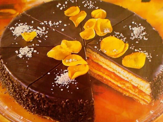 Tort różany na Boże Ciało