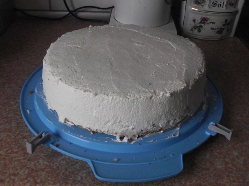 Tort śmietankowy z bezą makowo-kokosową i oreo