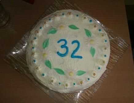 Tort śmietanowy z brzoskwiniami