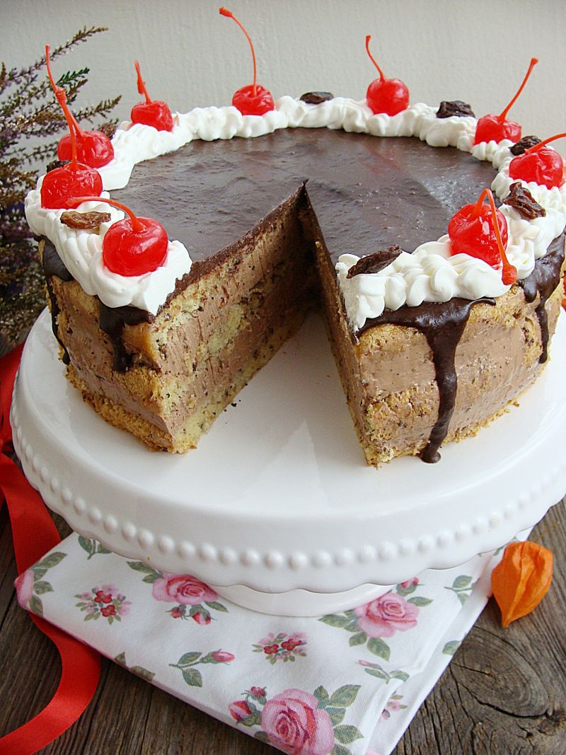 Tort straciatella z masą czekoladową i bakaliami