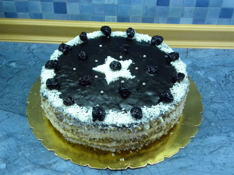 Tort świąteczny makowo- kokosowy Tort świąteczny makowo- kokosowy