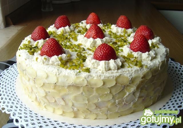 Tort Truskawkowo - Migdałowy Tort Truskawkowo - Migdałowy