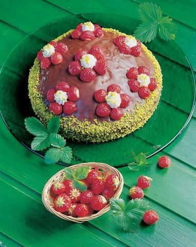 Tort truskawkowy Tort truskawkowy