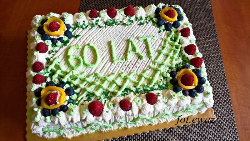 Tort urodzinowy Tort urodzinowy