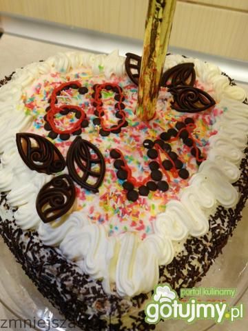 Tort urodzinowy śmietankowo-serowy