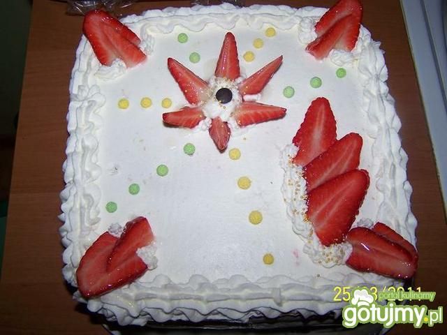 Tort w bitej śmietanie  Tort w bitej śmietanie