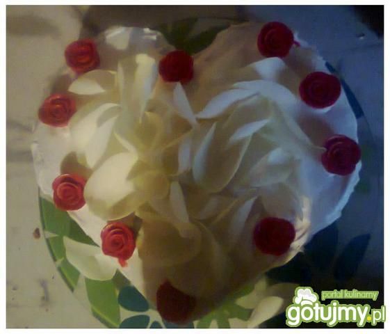 tort w kształcie serca tort w kształcie serca
