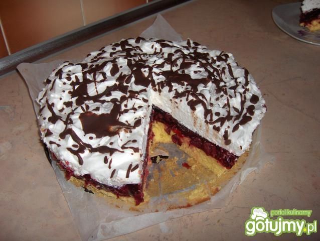 Tort wiśniowo-śmietanowy Tort wiśniowo-śmietanowy