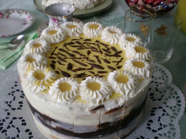 Tort z ajerkoniakiem