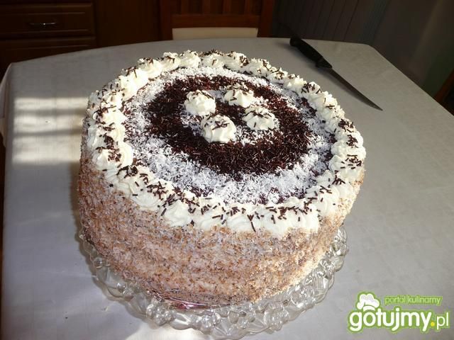 Tort z bitą śmietana