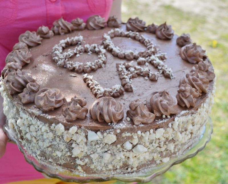 Tort z kremem czekoladowym