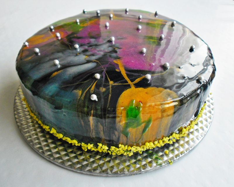 Tort z lustrzaną polewą