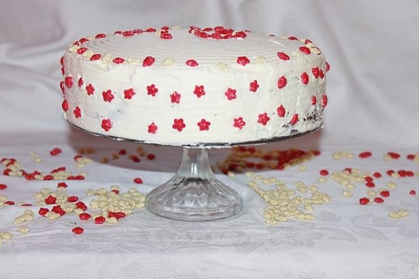 Tort z makiem i śmietaną  Tort z makiem i śmietaną