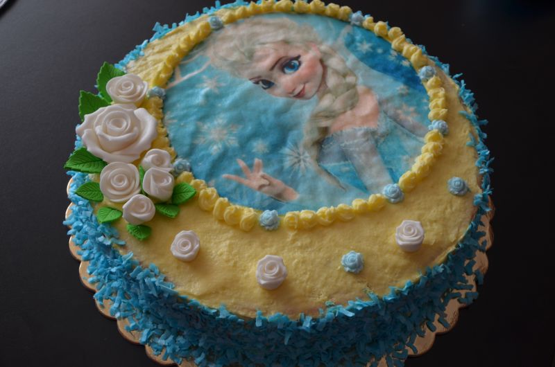 Tort z masą malinową