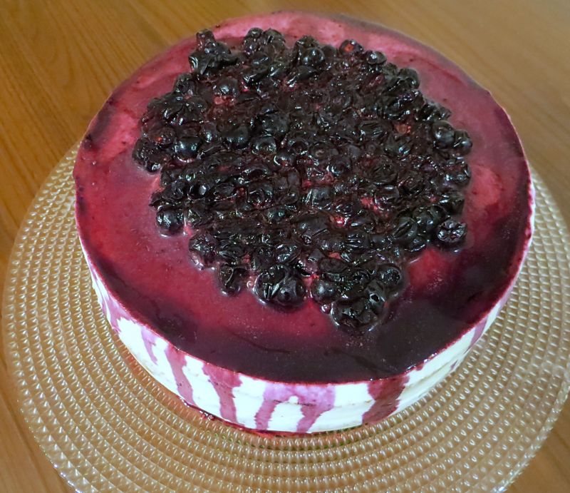 Tort z mrożonych jagód Tort z mrożonych jagód