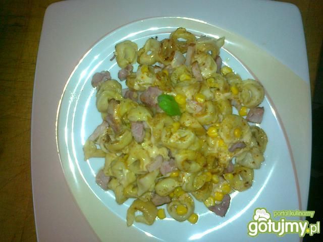 Tortellini  pod serowym puchem Tortellini  pod serowym puchem