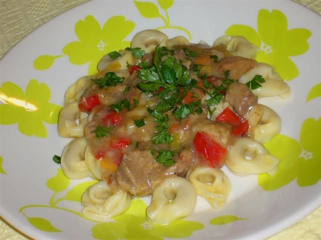 Tortellini z błyskawicznym sosem