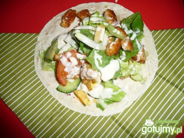 Tortilla drobiowa z sosem miodowym Tortilla drobiowa z sosem miodowym