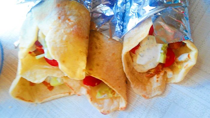 tortilla z chrupiącym kurczakiem