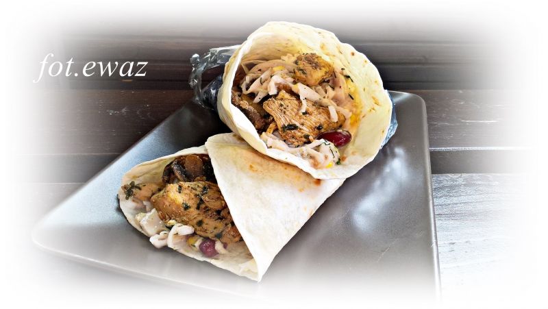 Tortilla z indykiem i warzywami Tortilla z indykiem i warzywami