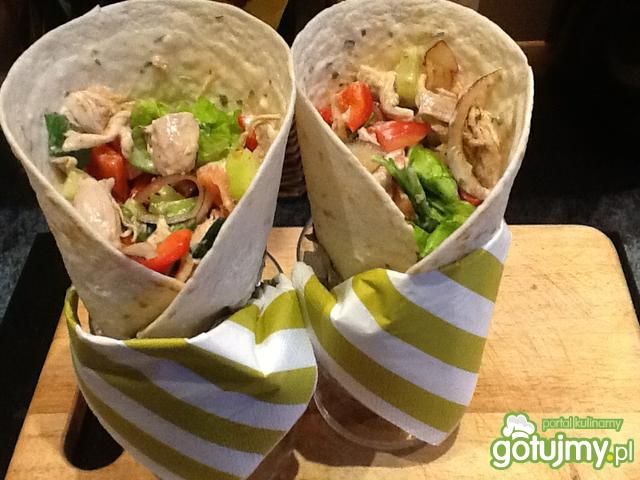 Tortilla z kurczakiem i warzywami 2 Tortilla z kurczakiem i warzywami 2