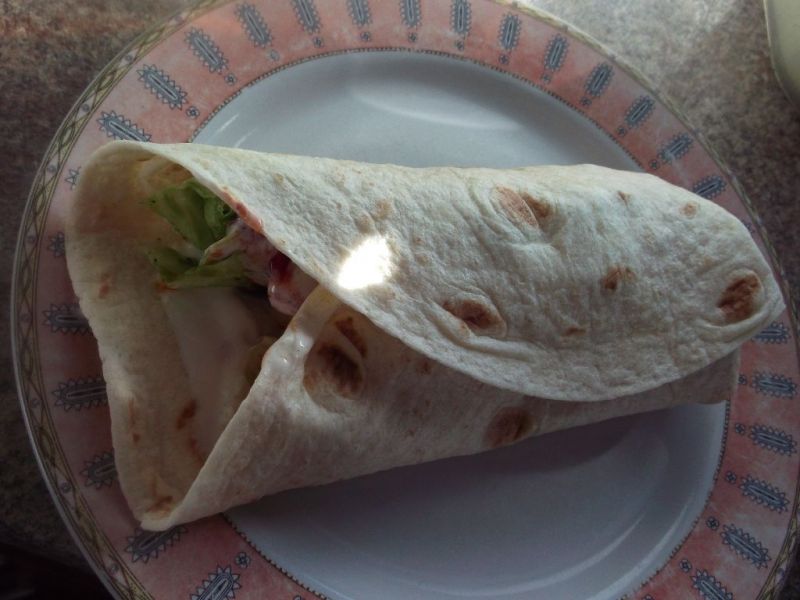 Tortilla z kurczakiem i warzywami