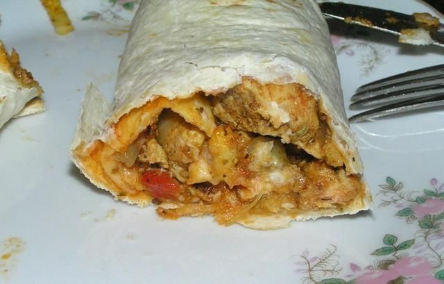 Tortilla z kurczakiem i warzywami Tortilla z kurczakiem i warzywami