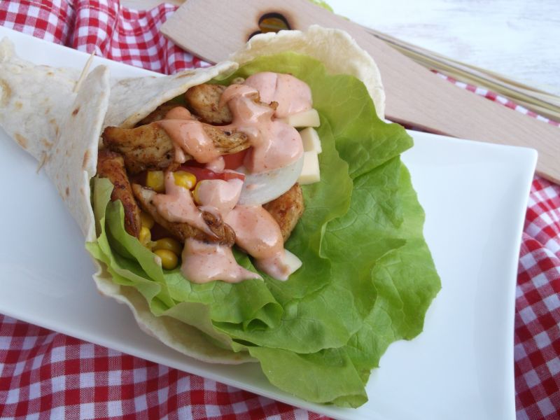 Tortilla z kurczakiem i warzywami Tortilla z kurczakiem i warzywami