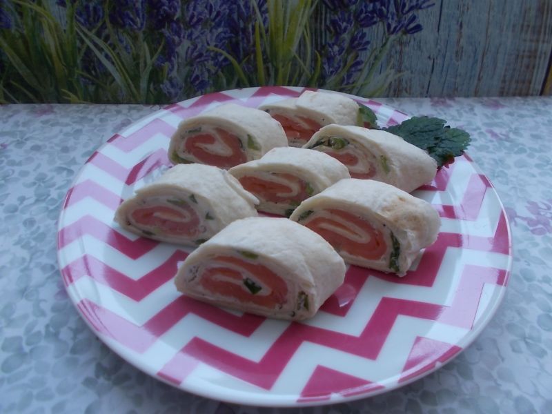 Tortilla z łososiem