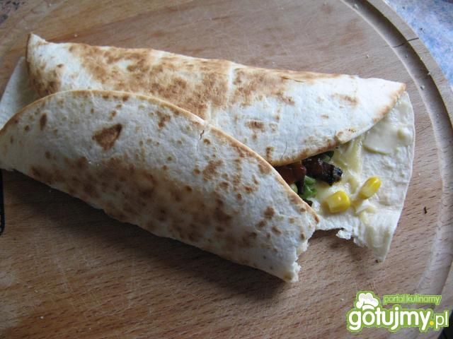 Tortilla z pieczarkami i kurczakiem