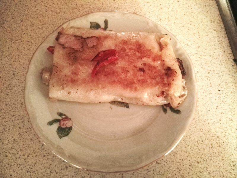 Tortilla z pieczarkami, papryką i szynką  Tortilla z pieczarkami, papryką i szynką