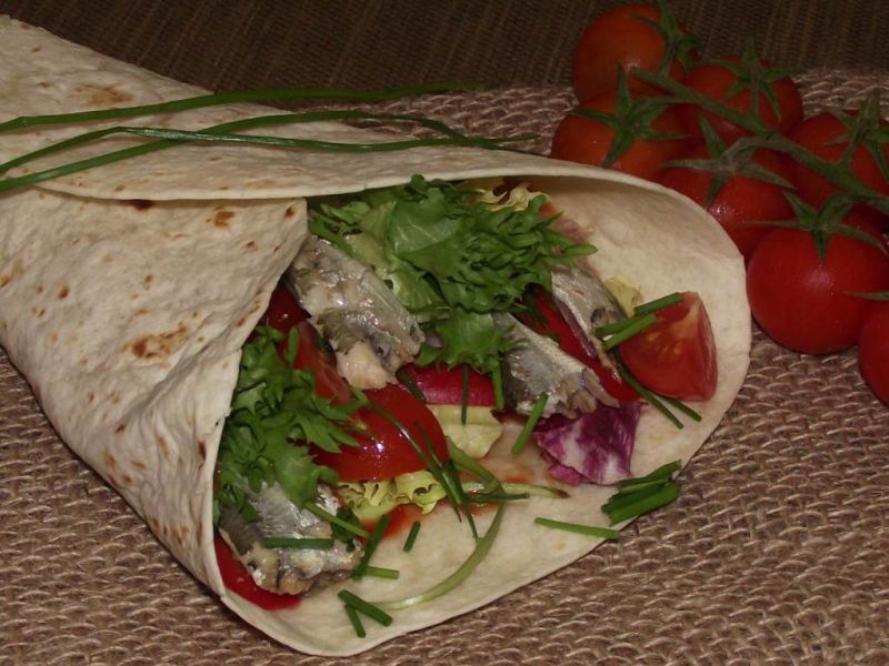 Tortilla z sardynkami  Tortilla z sardynkami