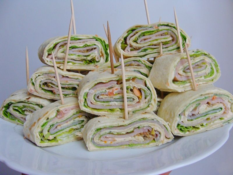 Tortilla z serem i szynką