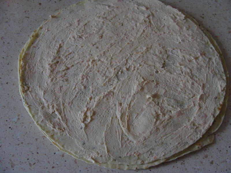 Tortilla z serem i szynką
