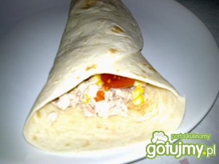 Tortilla z tuńczykiem i kukurydzą Tortilla z tuńczykiem i kukurydzą