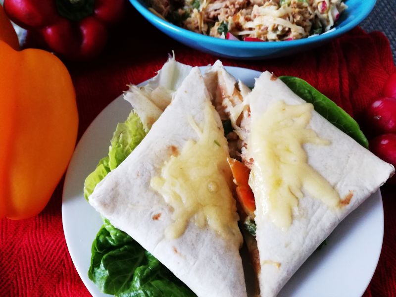 Tortilla zapiekana z tunczykiem