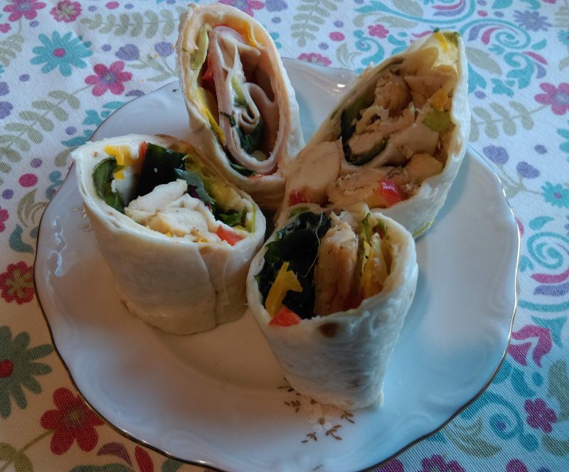 Tortille z kurczakiem i warzywami  Tortille z kurczakiem i warzywami