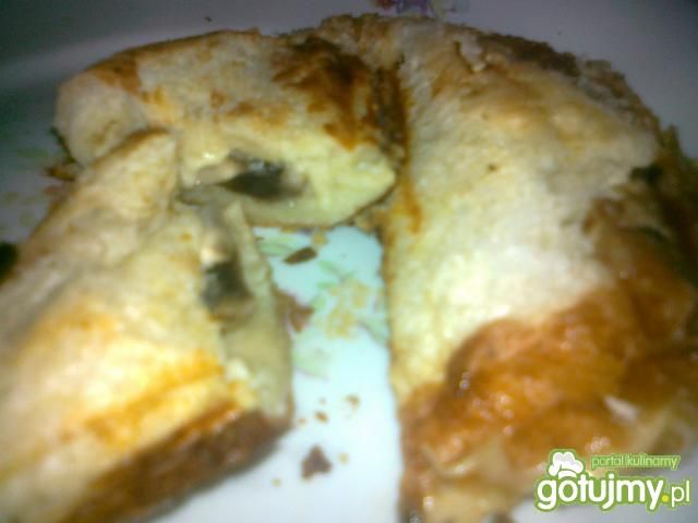 Tost z bułki z pieczarką Tost z bułki z pieczarką