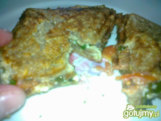 Tost ze szpinakiem i pomidorem Tost ze szpinakiem i pomidorem