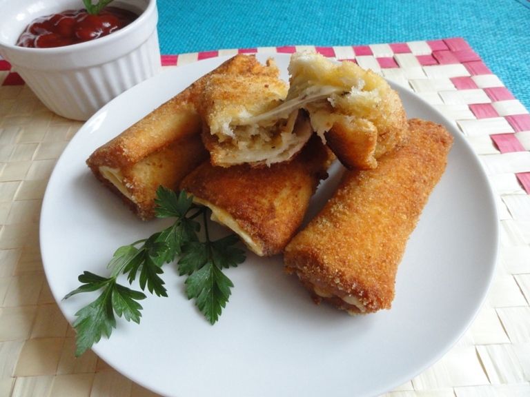 Tostowe rolsy z serem Tostowe rolsy z serem