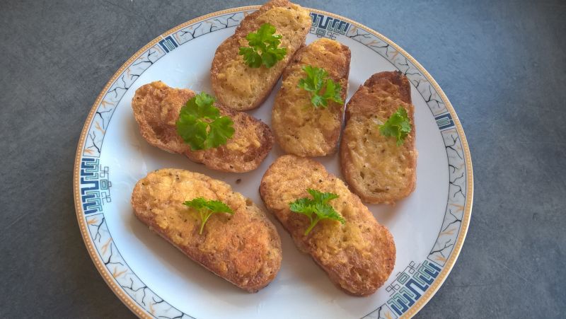 Tosty francuskie w parmezanie Tosty francuskie w parmezanie