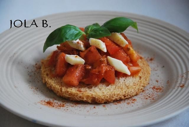 Tosty pomidorowe z serem camembert Tosty pomidorowe z serem camembert