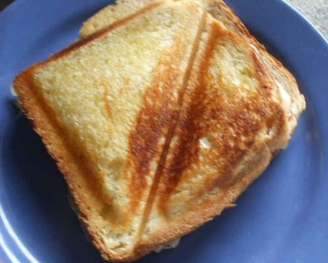 Tosty z bekonem i pomidorem Tosty z bekonem i pomidorem