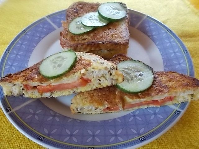 Tosty  z dodatkami na ciepło Tosty  z dodatkami na ciepło